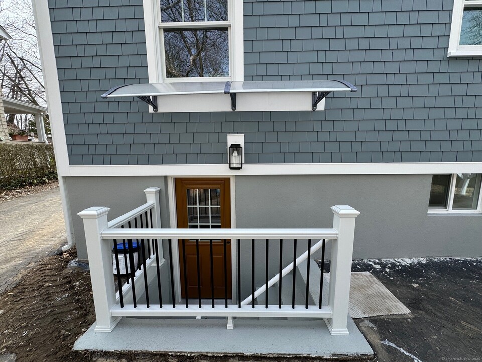 41 Coolidge Ave in Stamford, CT - Building Photo