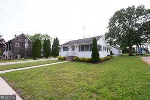 110 Middle St in Vienna, MD - Building Photo