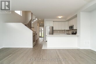 216 Shallow Pond Pl in Ottawa, ON - Building Photo - Building Photo