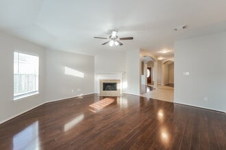 3830 Lake Ballinger Ln in Richmond, TX - Building Photo - Building Photo