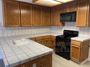 1011 Snowgoose Ln in Manteca, CA - Building Photo - Building Photo
