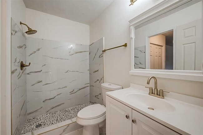 12632 Newbrook Dr in Houston, TX - Building Photo - Building Photo