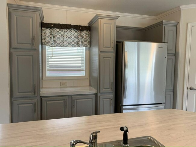 206 Atlantic Ln in Rockford, MN - Building Photo - Building Photo