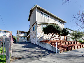 4532 San Carlos Ave in Oakland, CA - Building Photo - Other