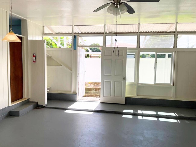 2379 Kilauea Ave in Hilo, HI - Building Photo - Building Photo