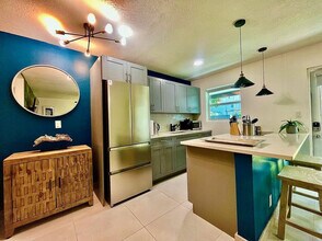 820 NE 14th Ave in Fort Lauderdale, FL - Building Photo - Building Photo