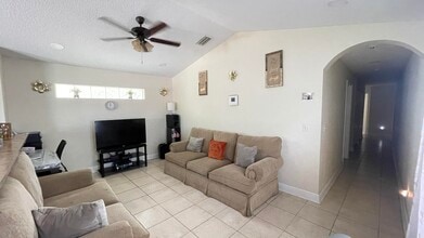 323 S F St in Lake Worth Beach, FL - Building Photo - Building Photo