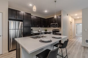 Fox Ridge Apartments in Troutdale, OR - Building Photo