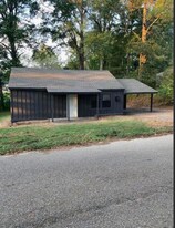 136 Kellum Dr in Saltillo, MS - Building Photo
