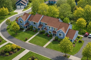 83 West in West Bloomfield, MI - Building Photo