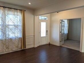 15920 Long Meadow Way in Louisville, KY - Foto de edificio - Building Photo