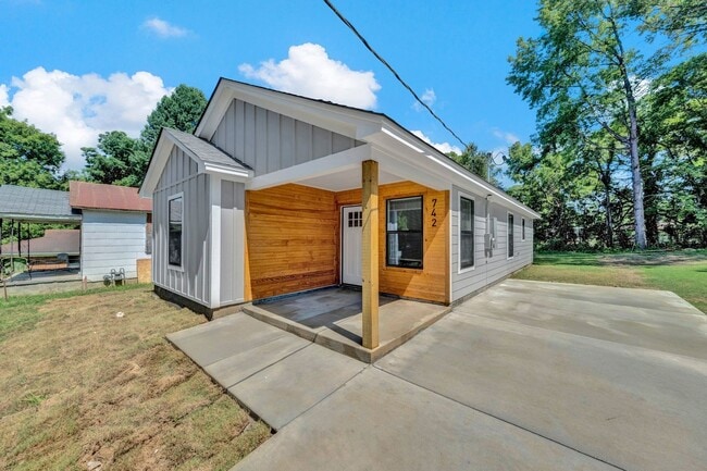 742 King Ave in Memphis, TN - Building Photo - Building Photo