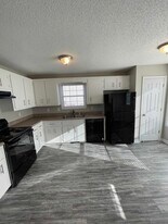 320 Donna Dr in Clarksville, TN - Building Photo