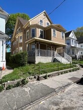 210 Woodlawn Terrace in Waterbury, CT - Building Photo - Building Photo