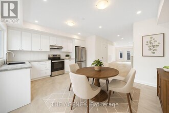 14 Marret Ln in Clarington, ON - Building Photo - Building Photo
