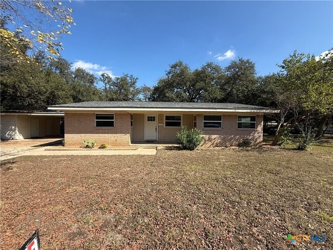 property at 1400 N East St