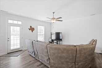 208 Laydon Way in Yorktown, VA - Building Photo - Building Photo