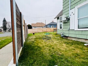 260 W Chestnut St in Walla Walla, WA - Building Photo - Building Photo