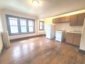 1315 Cass in Milwaukee, WI - Building Photo - Interior Photo