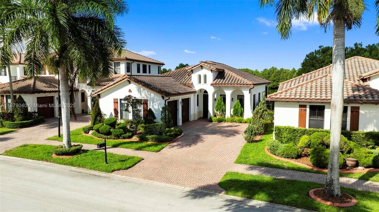 3190 NW 84th Way in Pembroke Pines, FL - Building Photo