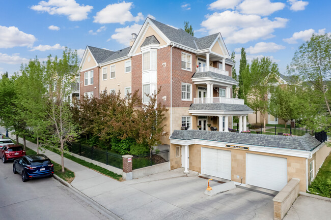 3651 Marda Link SW in Calgary, AB - Building Photo - Building Photo