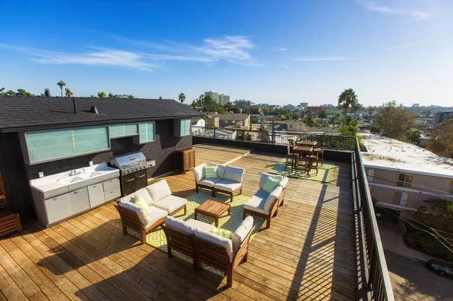 Tyler House | Live steps away from San Diego’s most vibrant neighborhood! in San Diego, CA - Building Photo - Building Photo