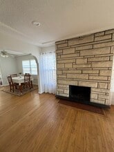 11021 S Hoover St in Los Angeles, CA - Foto de edificio - Building Photo