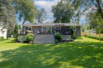 3935 Donnelly Dr NW in Maple Lake, MN - Foto de edificio - Building Photo