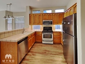 9449 Clementine Way in Elk Grove, CA - Building Photo - Building Photo