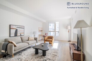 635 Robinson Ave in San Diego, CA - Building Photo