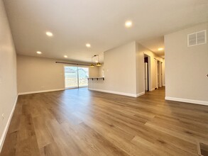6652 Foxtree Ave in Woodridge, IL - Building Photo - Building Photo