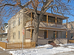 203 Grotto St N in St. Paul, MN - Building Photo - Building Photo