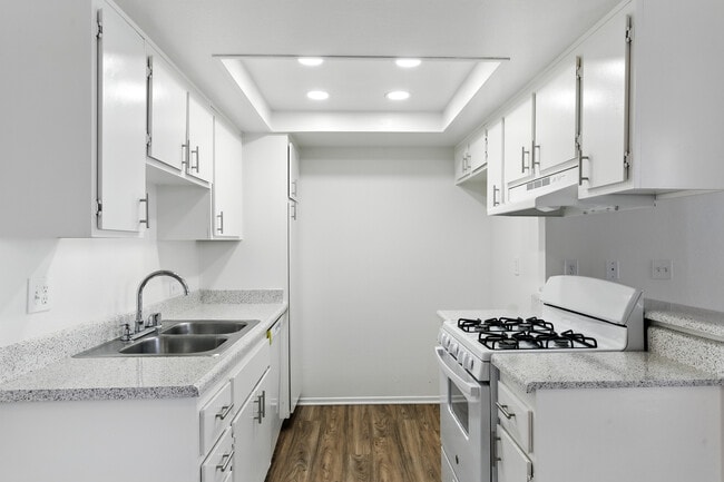 Casa Blanca in Chino, CA - Building Photo - Interior Photo