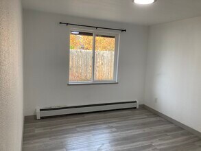 1021 Turpin St in Anchorage, AK - Building Photo - Building Photo