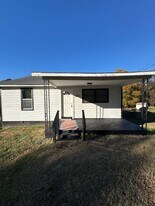 204 Brisco St in Bessemer City, NC - Building Photo