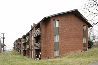 Northern Pike Garden Apartments in Monroeville, PA - Building Photo - Building Photo