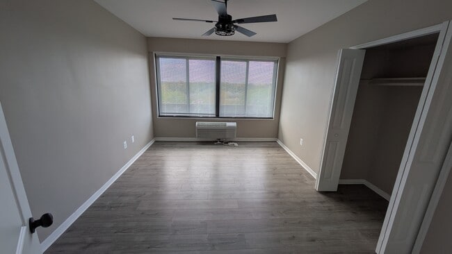 3601 Wisconsin Ave NW, Unit 702 in Washington, DC - Foto de edificio - Building Photo