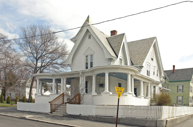 1 Oak St in Manchester, NH - Building Photo - Building Photo