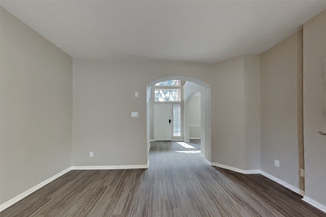 3511 Glenhill Dr in Pearland, TX - Foto de edificio