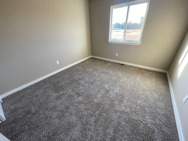 403 Pear Dr in Tieton, WA - Building Photo - Building Photo