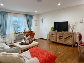 1260 Hope St in Stamford, CT - Building Photo - Building Photo
