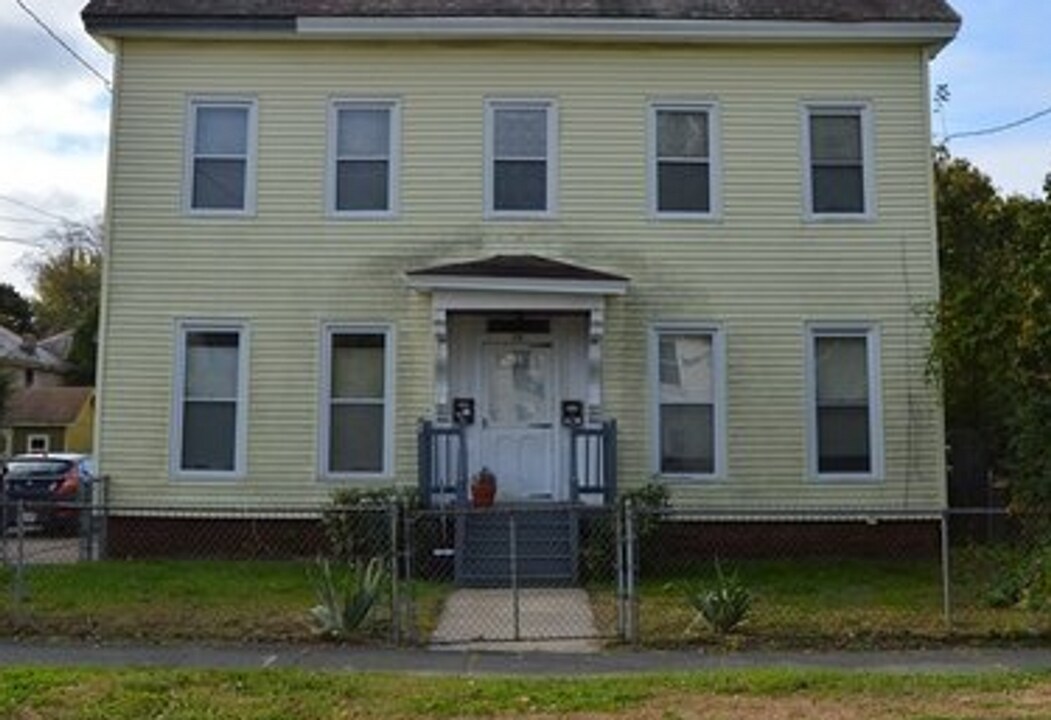 36 Orange St in Westfield, MA - Building Photo