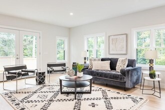 76 Clark Rd, Unit 1 in Brookline, MA - Building Photo - Building Photo
