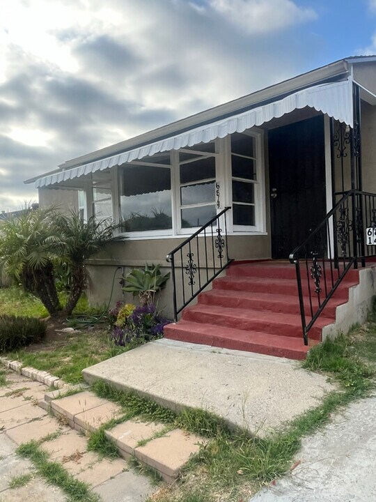 6814 Waite Dr in San Diego, CA - Building Photo