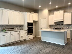 2810 High Castle in San Antonio, TX - Building Photo - Building Photo