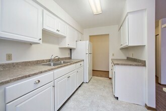 2001 Bryant Ave S in Minneapolis, MN - Building Photo - Interior Photo