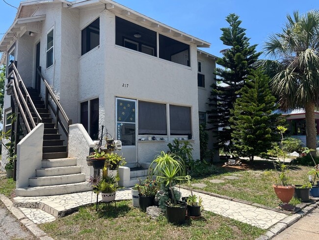 property at 217 Congress Ave
