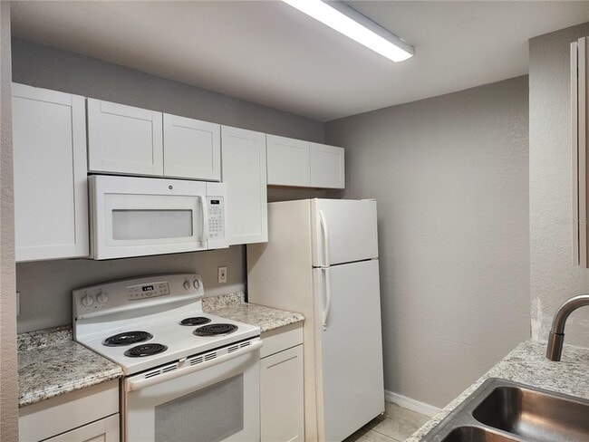 8932 Manor Loop in Lakewood Ranch, FL - Building Photo - Building Photo