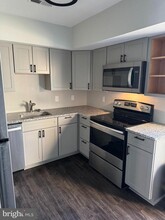 303 Surry Ln in Stafford, VA - Building Photo - Building Photo