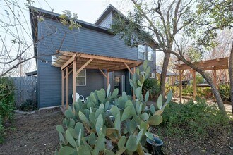 2009 E 14th St in Austin, TX - Building Photo - Building Photo